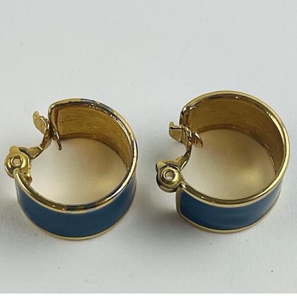 Vintage Signed Monet Blue Enamel Gold Tone Hoop Clip On Earrings 80s Retro Wide - Picture 6 of 9